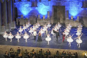 32-aspendos-festivali-kugu-golu-31.jpg