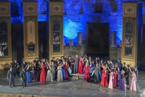 32-aspendos-festivali-la-traviata-5.jpg