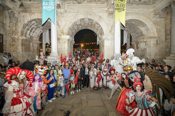 kaleici-festivali-kortej-22.jpg