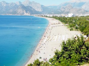 konyaalti-sahili-antalya-turist-turizm-2022-3.jpg