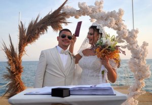 kosta-rikali-damat-ve-turk-gelin-antalya-970391-288180.jpg