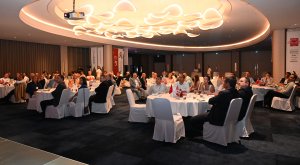 ozbek-egitim-yapay-zeka-ve-ekonomi-tur-930221-276307-1.jpg