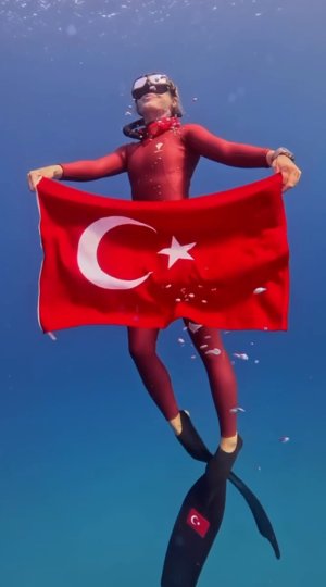 sahika-ercumenden-zafer-bayramina-ozel-888616-264026.jpg