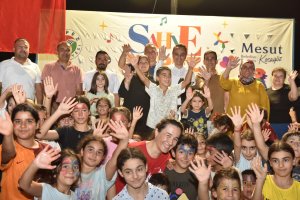 sahne-kepez-zeytinlik-mahallesini-senlendirdi-8.jpeg