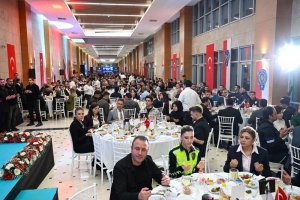 sehit-aileleri-ile-gaziler-onuruna-iftar-1213394-360811.jpg